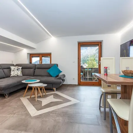 Steinplatte Apartment