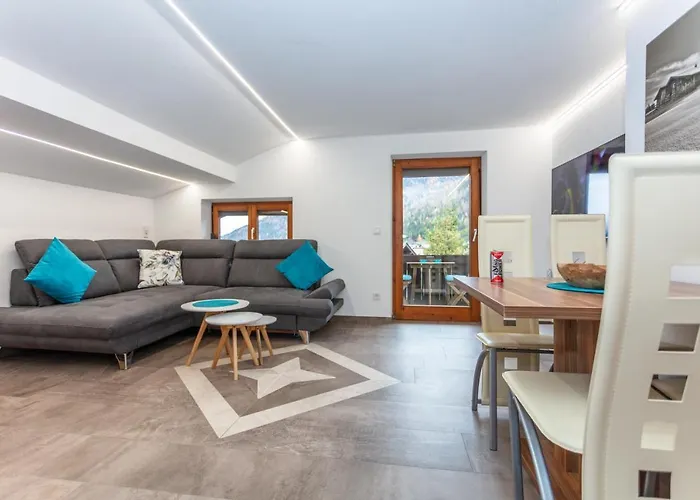 Steinplatte Apartment